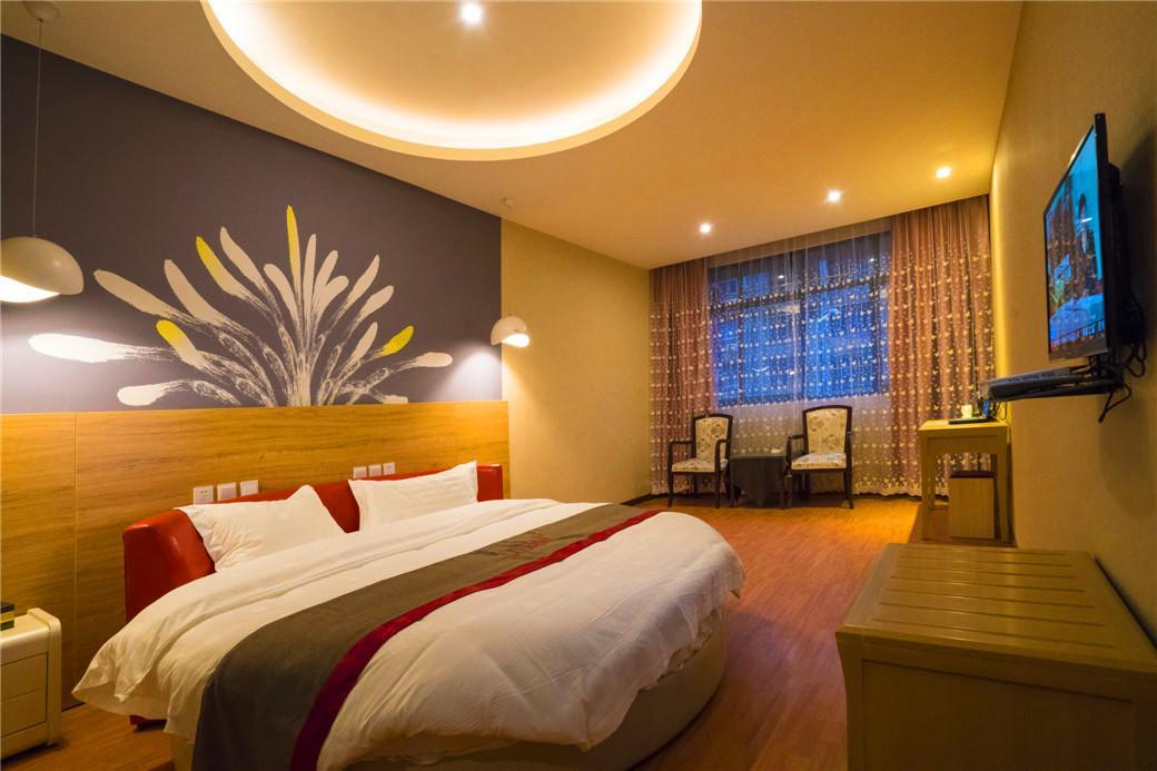 Thank Inn Chain Hotel Sichuan Guangan Wusheng County Hongwu Avenue מראה חיצוני תמונה