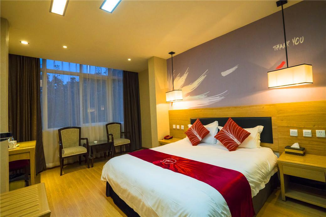 Thank Inn Chain Hotel Sichuan Guangan Wusheng County Hongwu Avenue מראה חיצוני תמונה